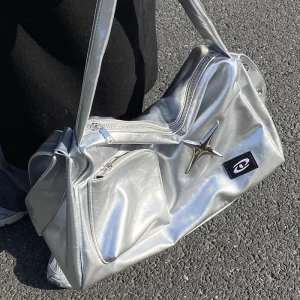 MBTI-Silver-Y2k-Tote-Bags-for-Women-Aesthetic-Luxury-Designer-Large-Capacity-Shoulder-Bag-Commuter-Pu